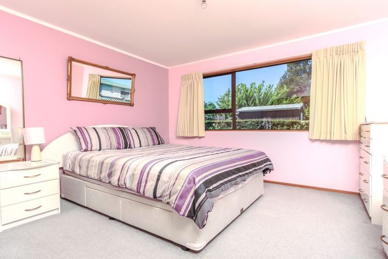 Photo of property in 63a Hutchinson Avenue, New Lynn, Auckland, 0600