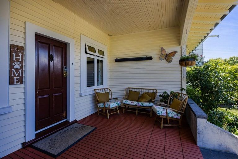 Photo of property in 187 South Road, Hawera, 4610