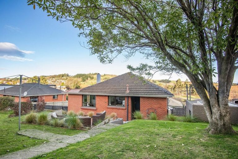 Photo of property in 17 Waldron Crescent, Green Island, Dunedin, 9018