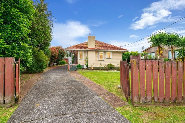 Photo of property in 40 Edwards Avenue, Henderson, Auckland, 0610