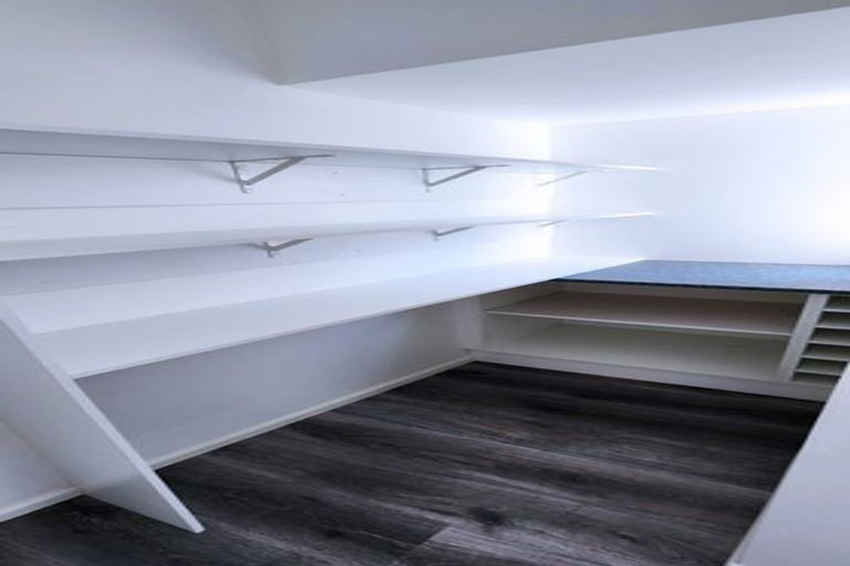 Photo of property in 33u2 Hawker Street, Mount Victoria, Wellington, 6011