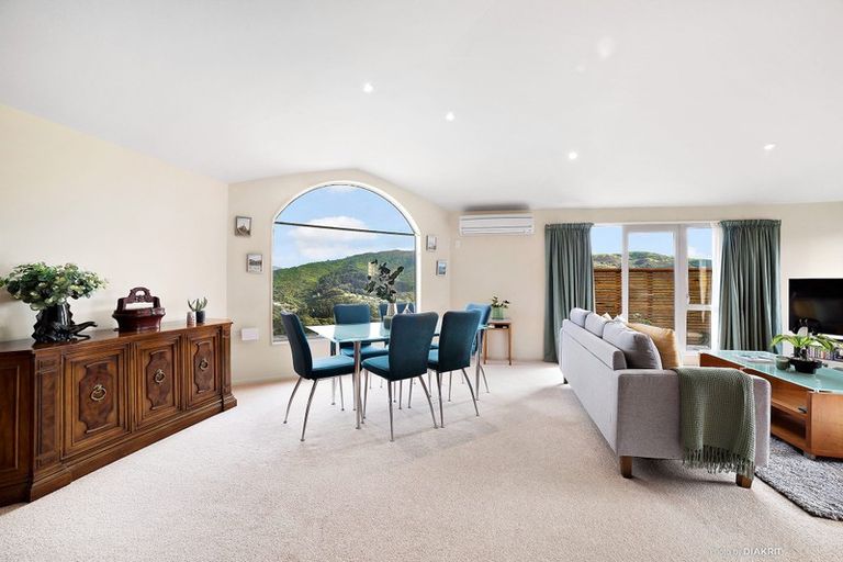 Photo of property in 9 Huntingdon Street, Northland, Wellington, 6012