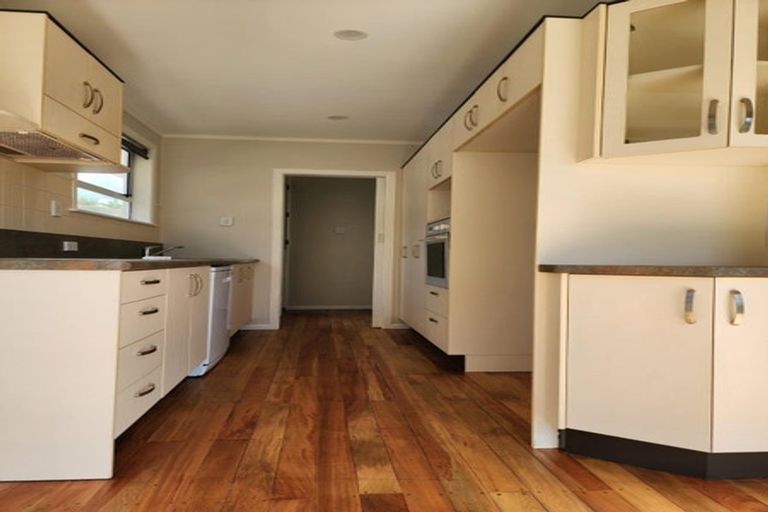 Photo of property in 31 Simons Street, Moturoa, New Plymouth, 4310