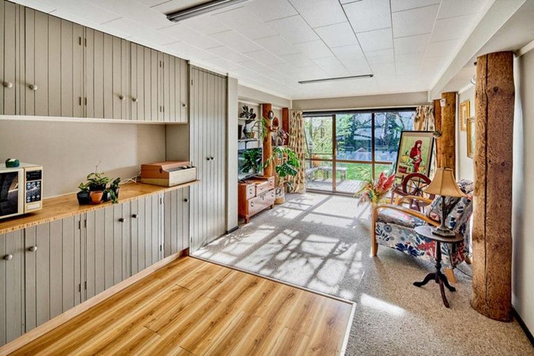 Photo of property in 9 Kenef Road, Paremata, Porirua, 5024