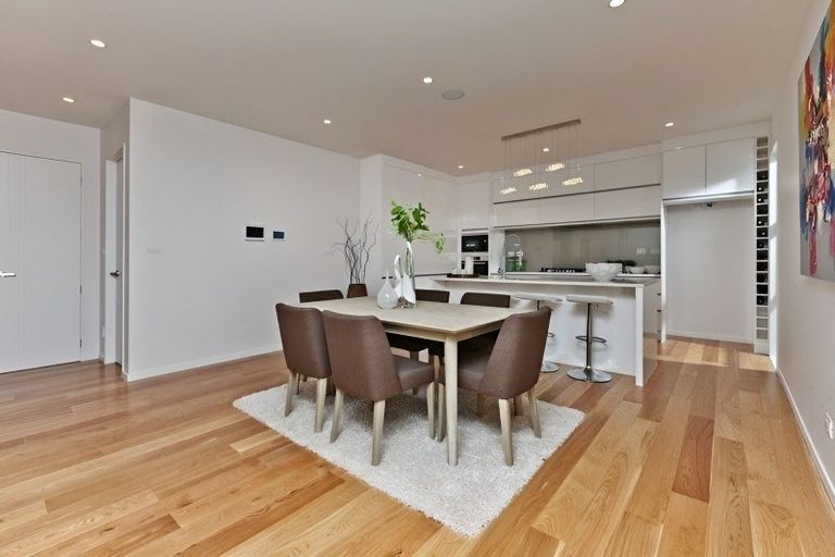 Photo of property in 18 Spyglass Street, Red Beach, 0932