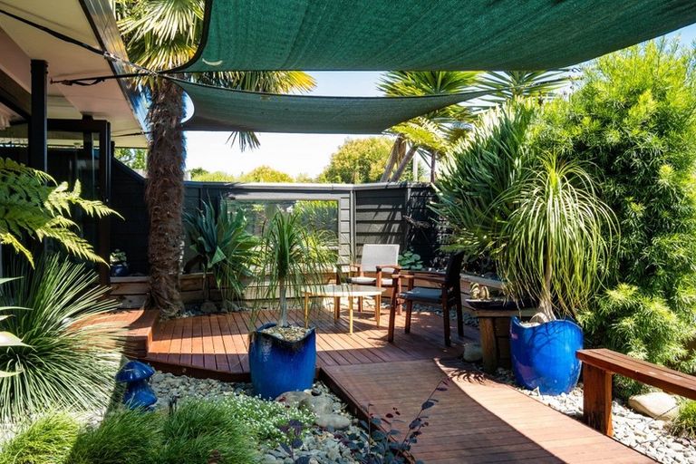 Photo of property in 185 Te Mata Road, Havelock North, 4130