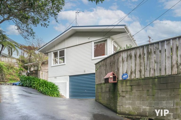 Photo of property in 14 Leona Way, Paparangi, Wellington, 6037