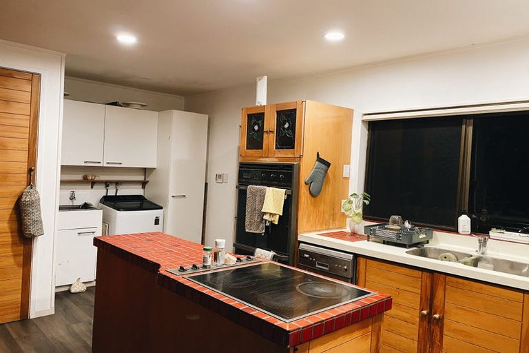 Photo of property in 1/2 Hobby Avenue, Birkdale, Auckland, 0626