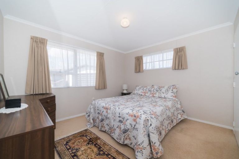 Photo of property in 66 Hillcrest Drive, Kelvin Grove, Palmerston North, 4414