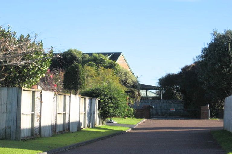 Photo of property in 82 Tington Avenue, Wattle Downs, Auckland, 2103