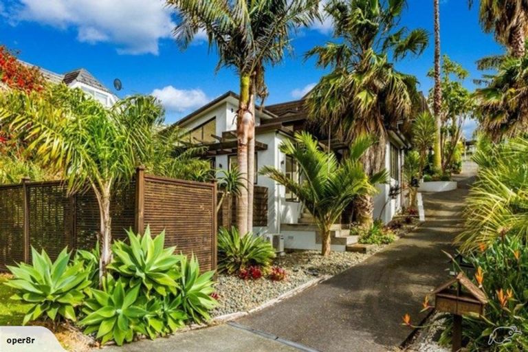 Photo of property in 46 Masterton Road, Rothesay Bay, Auckland, 0630
