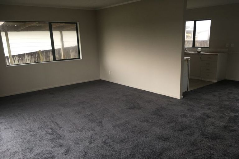 Photo of property in 39 Killington Crescent, Mangere, Auckland, 2022