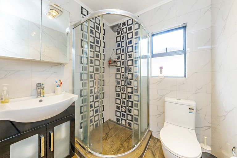 Photo of property in 5 Lloyd Avenue, Papatoetoe, Auckland, 2025