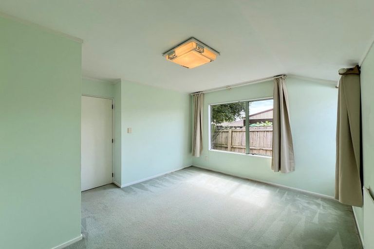 Photo of property in 6 Waylen Place, Burswood, Auckland, 2013