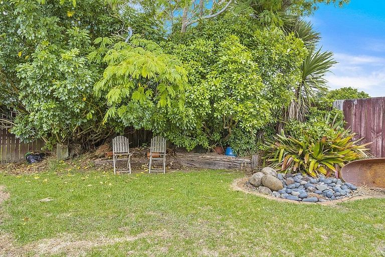 Photo of property in 8 Funnell Place, Manurewa, Auckland, 2102