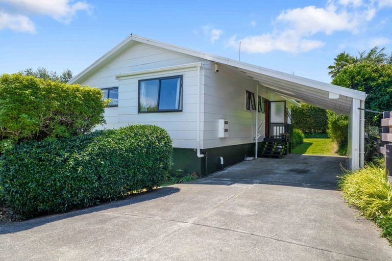 Photo of property in 1/57 Seaview Road, Glenfield, Auckland, 0629