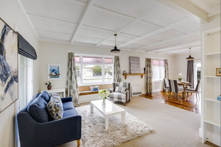 Photo of property in 1213 Caroline Road, Mayfair, Hastings, 4122