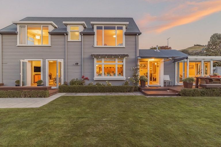 Photo of property in 10 Wakatu Avenue, Moncks Bay, Christchurch, 8081