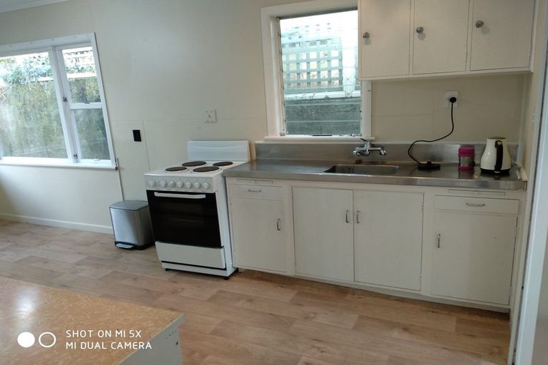 Photo of property in 88 Newlands Road, Newlands, Wellington, 6037