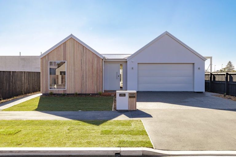 Photo of property in 43 Georgina Street, Marshland, Christchurch, 8083