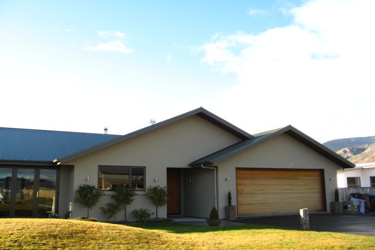 Photo of property in 7 Haddow's Place, Lake Hayes, Queenstown, 9304