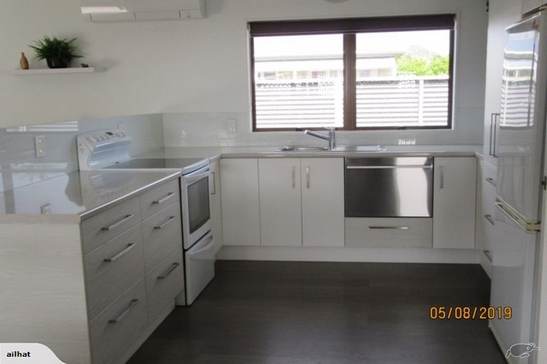 Photo of property in 2/24 Rosier Road, Glen Eden, Auckland, 0602