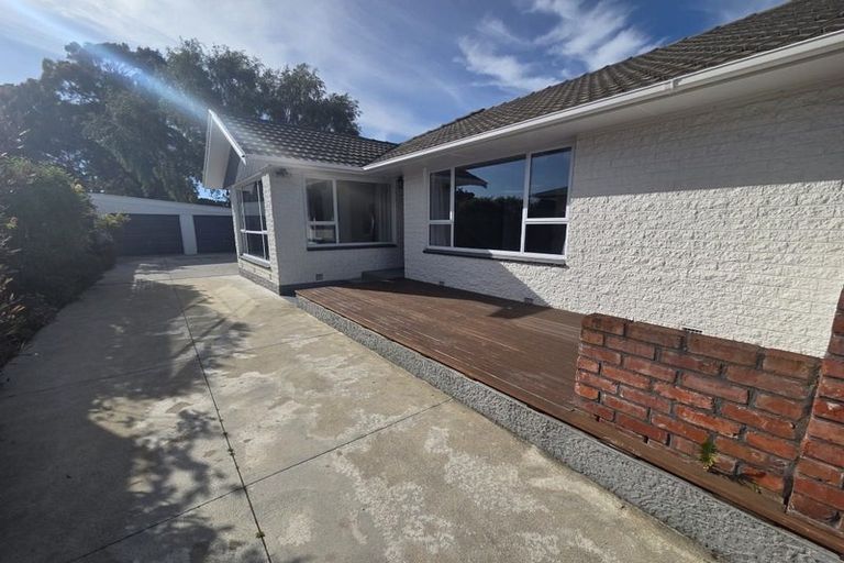 Photo of property in 42 Waratah Street, Avondale, Christchurch, 8061