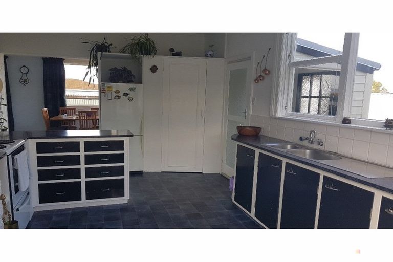 Photo of property in 15 Coronation Street, Waimate, 7924