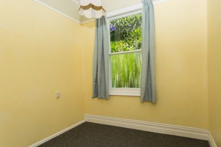 Photo of property in 37 Faraday Street, Hospital Hill, Napier, 4110