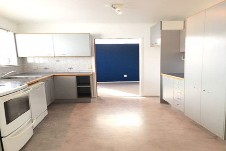 Photo of property in 85 Girrahween Drive, Totara Vale, Auckland, 0629