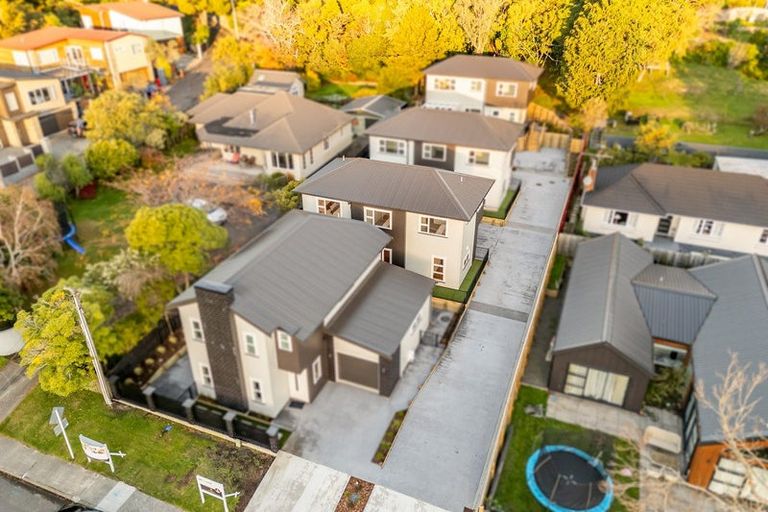 Photo of property in 70b Heretaunga Square, Silverstream, Upper Hutt, 5019