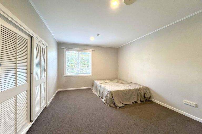 Photo of property in 64 Patons Road, Howick, Auckland, 2014