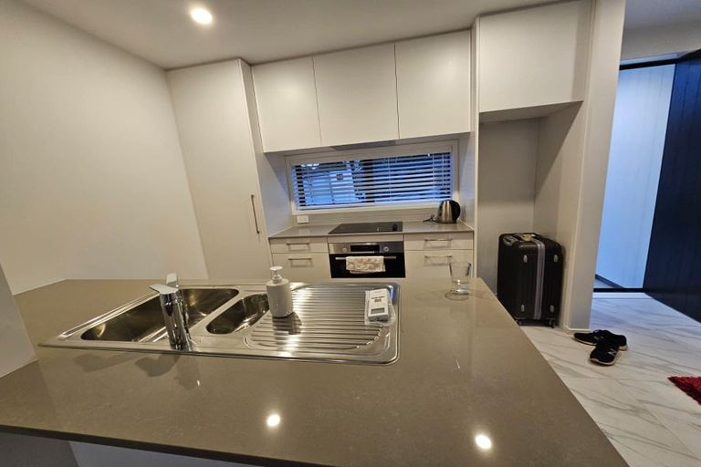 Photo of property in 2/3 Fairdale Place, Birkdale, Auckland, 0626