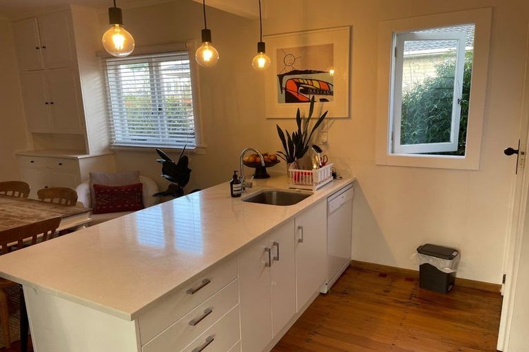 Photo of property in 46 Rua Road, Glen Eden, Auckland, 0602