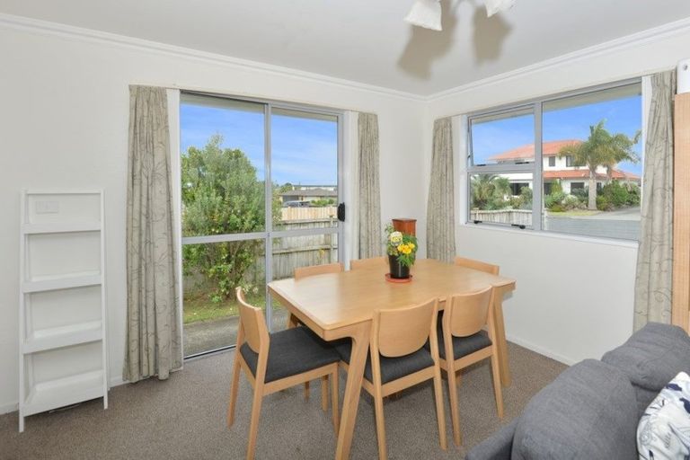 Photo of property in 76 One Tree Point Road, One Tree Point, 0118