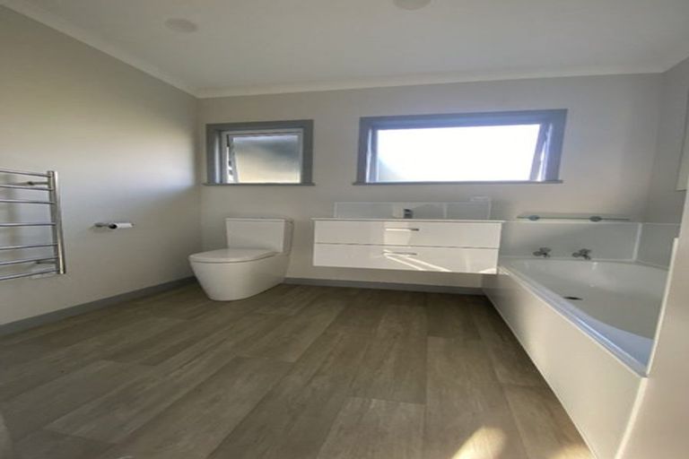 Photo of property in 7 Bastin Terrace, Wakefield, 7025