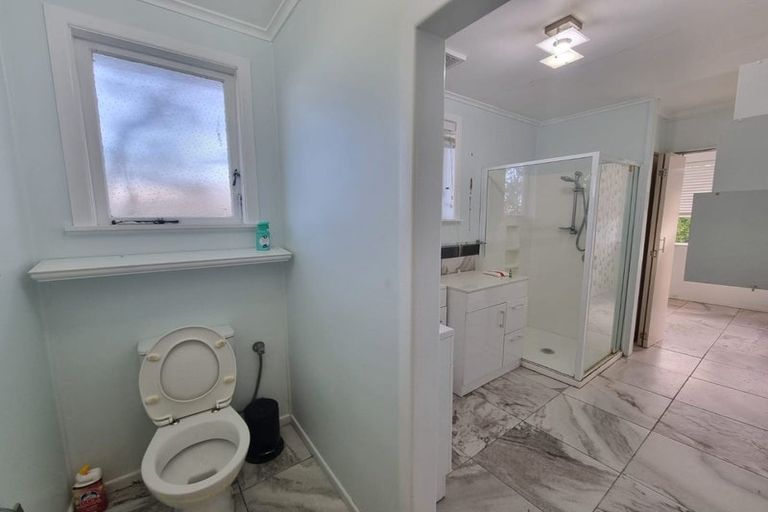 Photo of property in 11 Matipo Road, Te Atatu Peninsula, Auckland, 0610