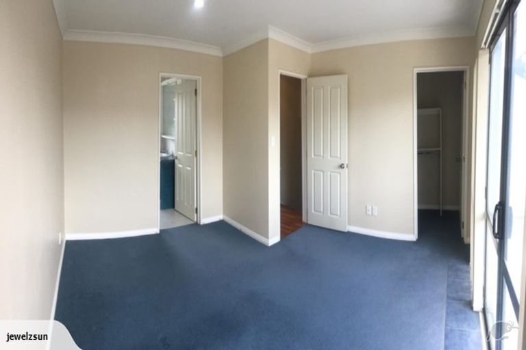 Photo of property in 49 College Road, Northcote, Auckland, 0627
