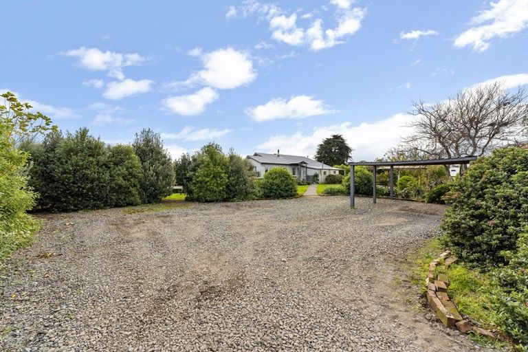 Photo of property in 129 Parewanui Road, Bulls, 4894