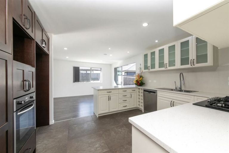 Photo of property in 21 Pohutukawa Parade, Riverhead, 0820