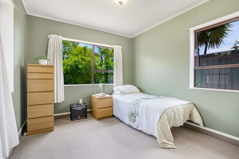 Photo of property in 1/262 Don Buck Road, Massey, Auckland, 0614