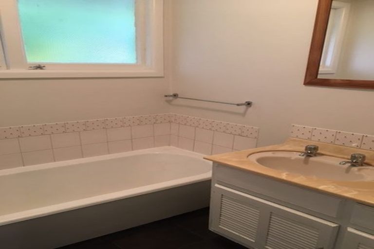 Photo of property in 174 Grahams Road, Burnside, Christchurch, 8053