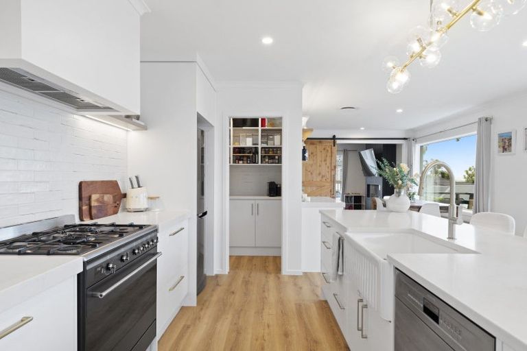 Photo of property in 1a Routly Avenue, Pukekohe, 2120