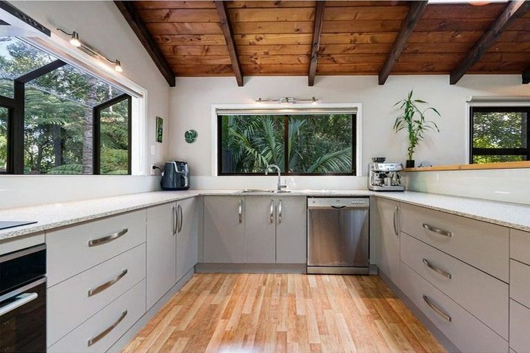 Photo of property in 200 Atkinson Road, Titirangi, Auckland, 0604