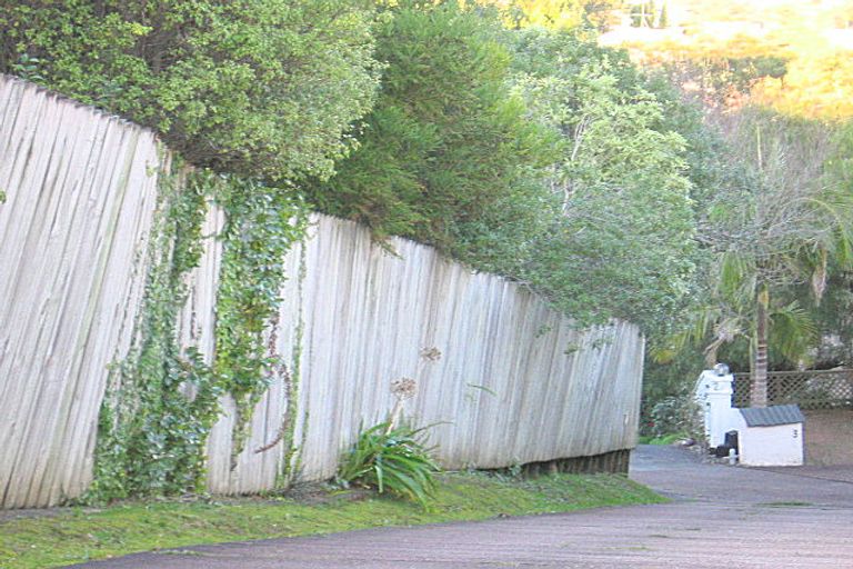 Photo of property in 2/2 Gull Lane, Mairangi Bay, Auckland, 0630