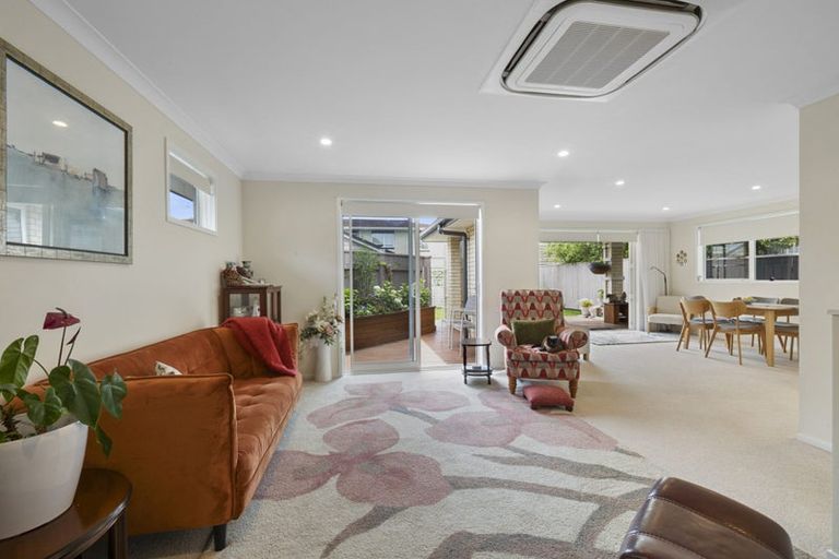 Photo of property in 48 Wallace Place, Westown, New Plymouth, 4310