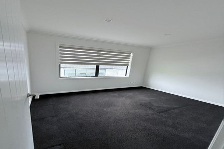 Photo of property in 122 Godfrey Drive, Orewa, 0931