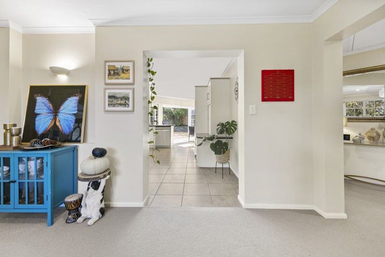 Photo of property in 12 San Jose Rise, Shamrock Park, Auckland, 2016