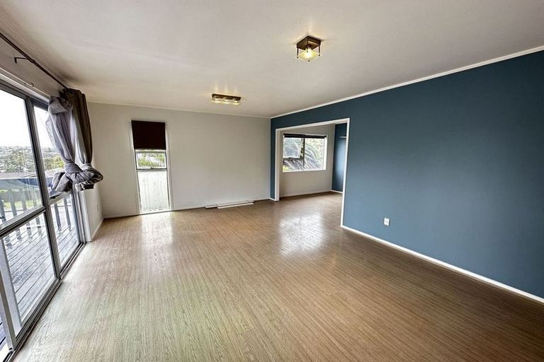 Photo of property in 10 Celeste Place, Totara Vale, Auckland, 0627