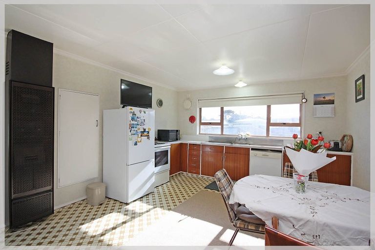 Photo of property in 37 Futter Street, Foxton, 4814